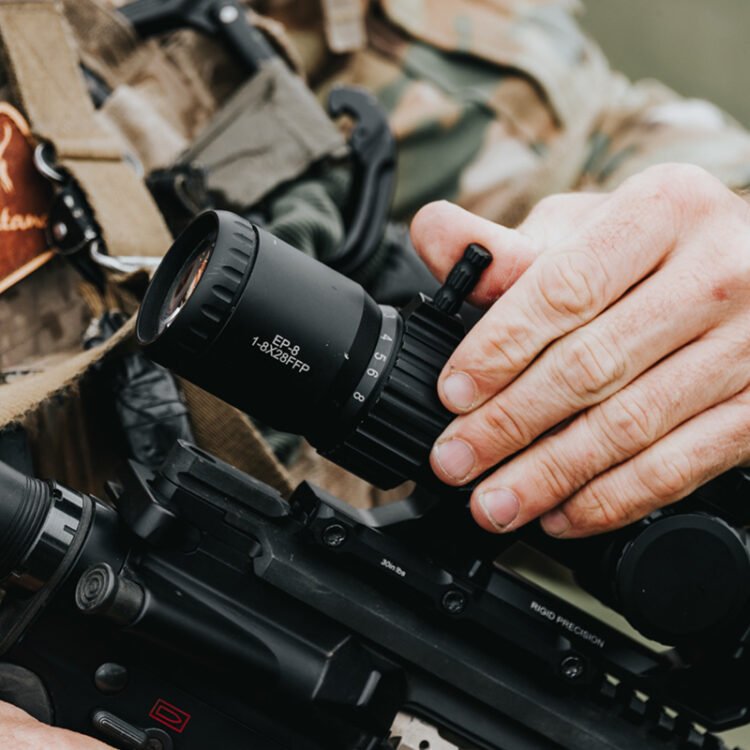 Arken EP-8 1-8x28 LPVO FFP Illuminated Reticle